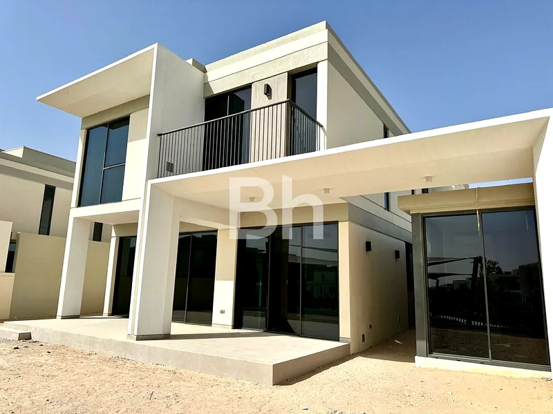 Large Plot | Stunning Upgrades | Desirable63735585063297110