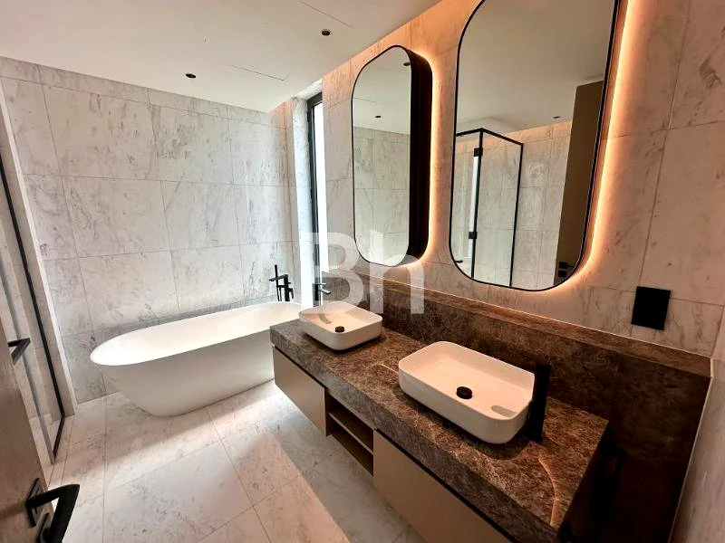 Large Plot | Stunning Upgrades | Desirable63735585063297114