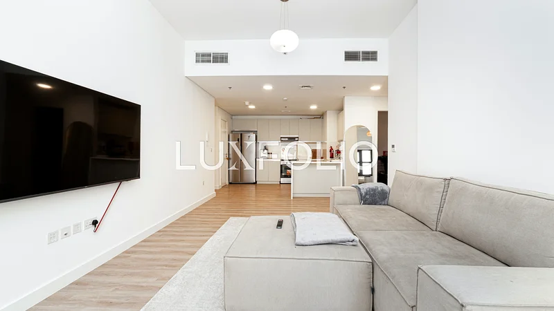 Upgraded | Vacant | Internal facing63926733926915113
