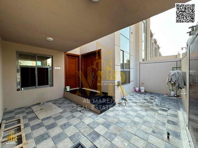 At a price inclusive of electricity, water and air conditioning, directly from the owner, personal finishing, super deluxe, freehold for all nationali63865336792835114