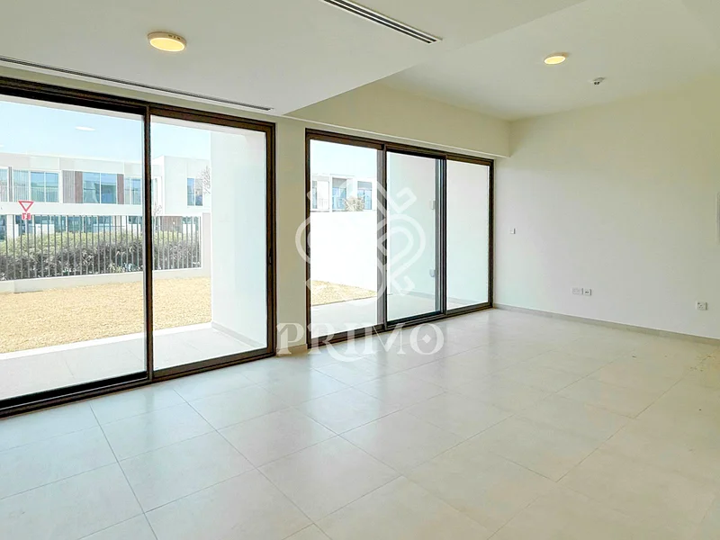 صف واحد أنا 3 غرف نوم بالإضافة إلى خادمة أنا مجتمع رائع63733974644354113