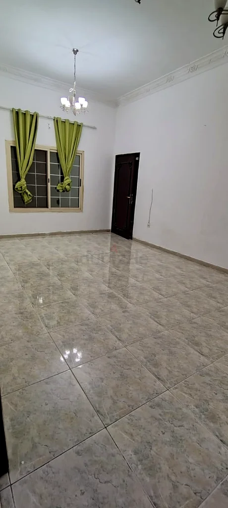 غرفة استوديو واسعة متوفرة في مردف63796993367041110