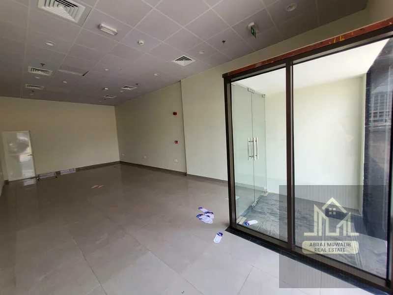 متجر جديد بالكامل بمساحة 40 متر مربع في موقع مميز63622816463873113