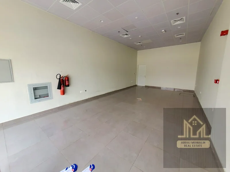 متجر جديد بالكامل بمساحة 40 متر مربع في موقع مميز63622816463873112
