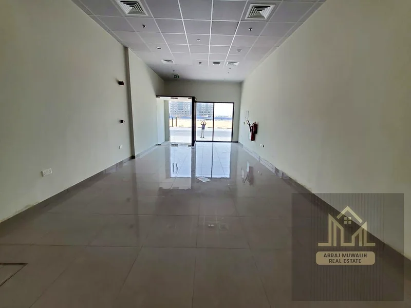 متجر جديد بالكامل بمساحة 40 متر مربع في موقع مميز63622816463873111