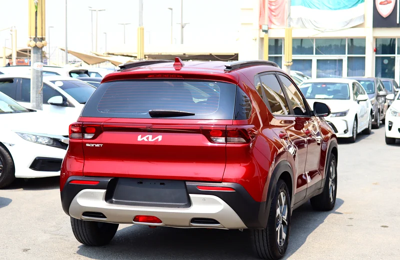 كيا سونيت 2023 خليجى حاله ممتازه ممشى 71000 KM  محرك 1.5L سعر 48000 درهم GCC in excellent condition63613463777794114