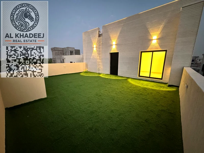 فيلا بديكورات وتشطيبات ممتازة، مع سطح كبير، في منطقة الهيليو 2. ضمان 25 سنة على الفيلا.63908680467842112