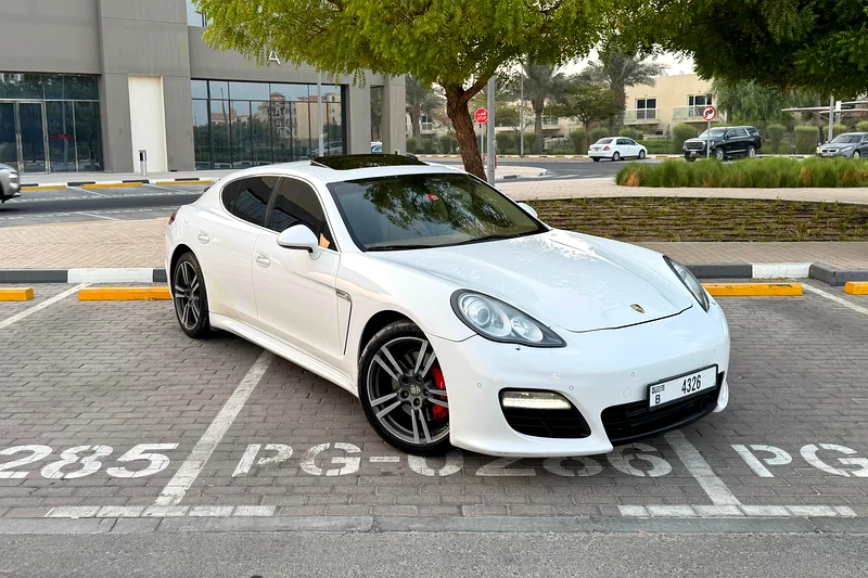 Porshe Panamera S 2011 | 4.8L - 8 Cylinder | Chrono Package | Full Agency Service History | GCC Spec63699038898690113