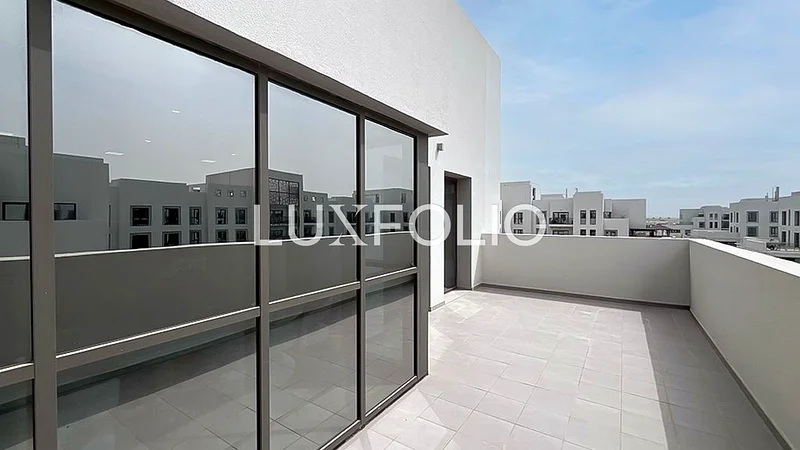 خاص | وحدة نادرة | تراس كبير63951549494402114