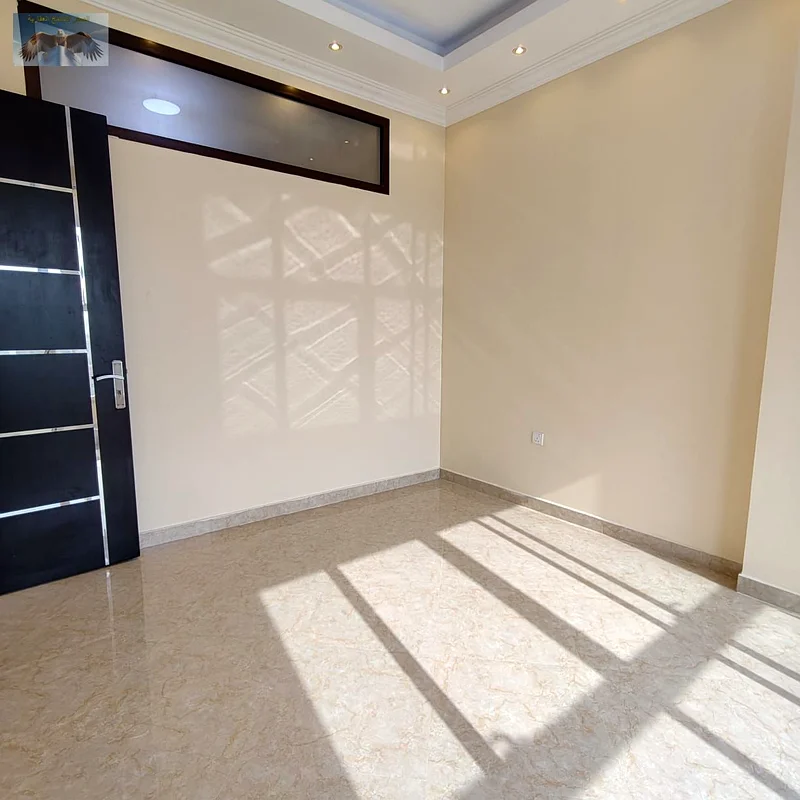 فرصة ذهبية للعيش الراقي في شقة واسعة مع تشطيبات فاخرة في منطقة الرويس 3 - عجمان.63719426007041111