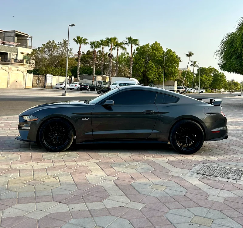 Ford Mustang GT63612081722882114