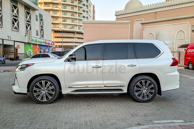 AED 4027/month | 2021 Lexus LX570 Signature | GCC Specs | Ref#36457763612073629699114