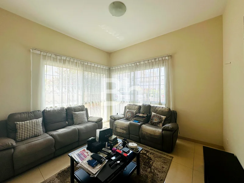 Vacant | Single Row | Huge Plot | Immaculate63731086396291112