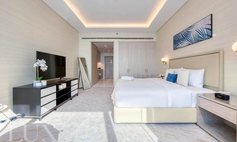 طابق عالي | شاغر | نظيف للغاية63753055768323112