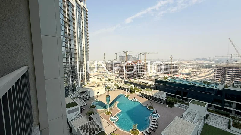 Modern | Pool View | Great Location63759561673731110