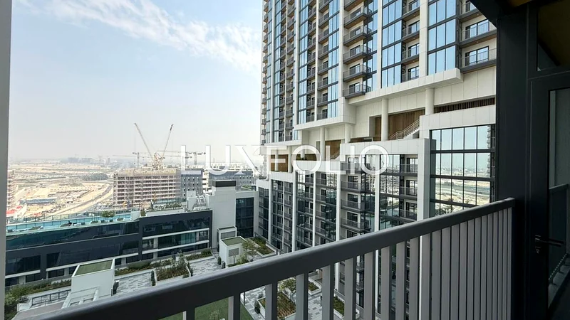Modern | Pool View | Great Location63759561673731114