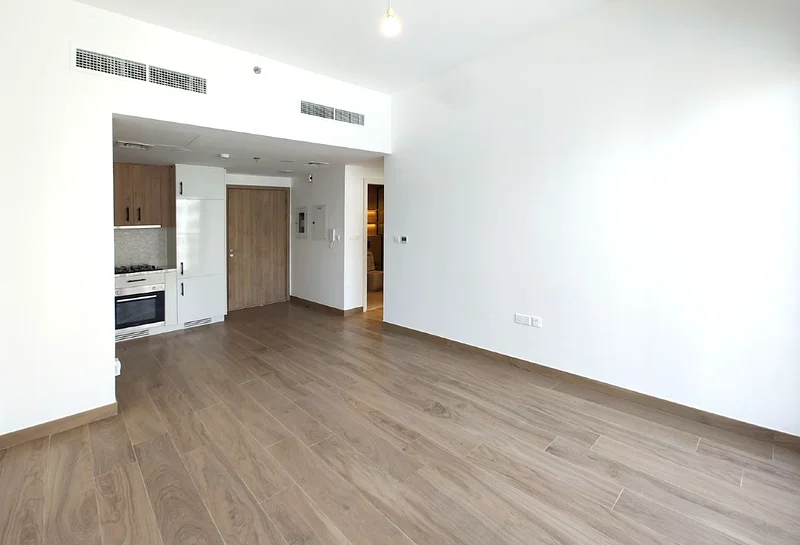 Ready To Move | Prime Location | Spacious63951421645954110