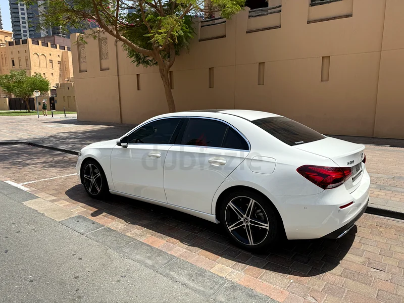Mercedes A200 Under Warranty | GCC Specs | 2021 | 57000 KM | Full Serviced in Mercedes Benz63613135797122111