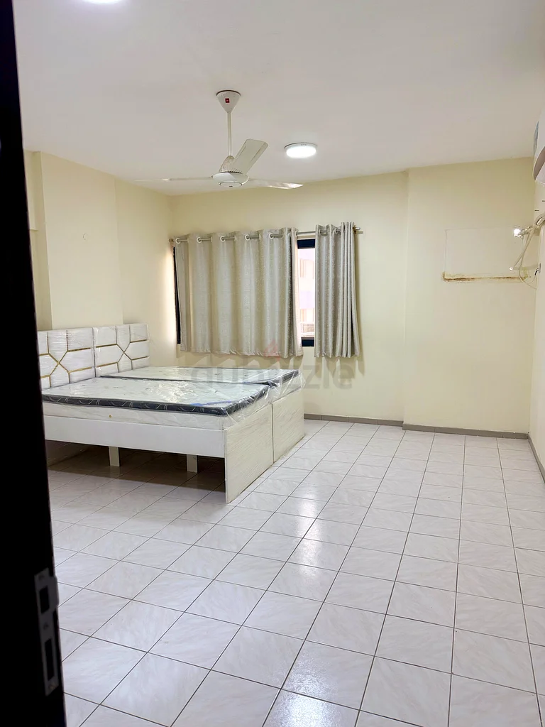 VIP Room Available For Couple/Female/Male Sharaf Dg Exit 263624723481346112