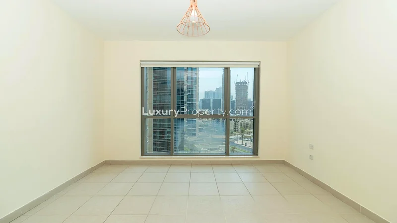 شاغرة | غير مؤثثة | 15 يومًا إعفاء من الإيجار63769450703618111