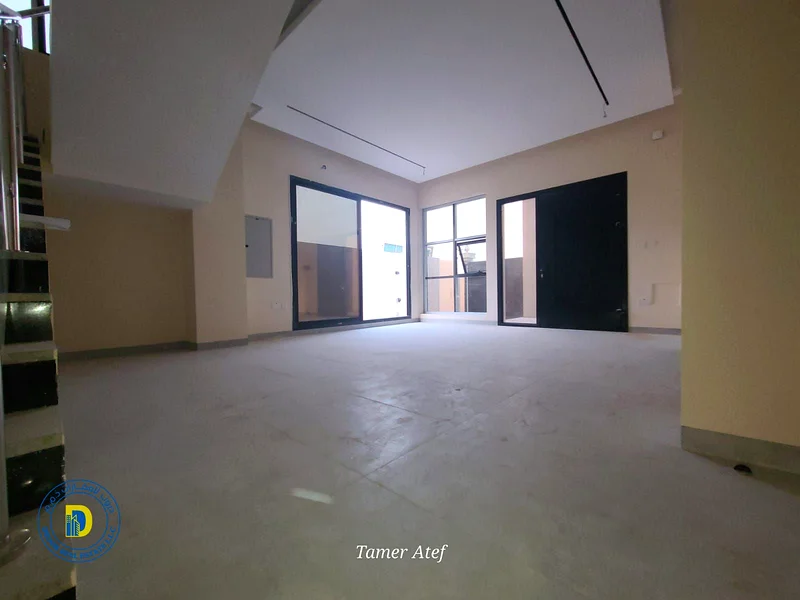 للبيع، فيلا بشارع ومرآب، 5 غرف وسطح، في منطقة البحية، بسعر ممتاز63883480317954113