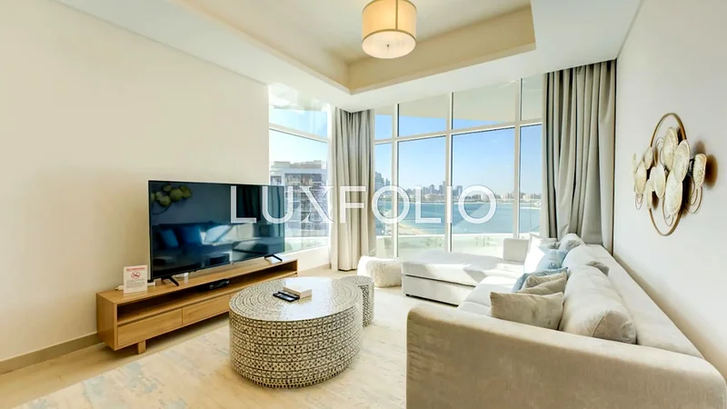 Stylish | Spacious | Sea View | Short Term Option63654982362755111