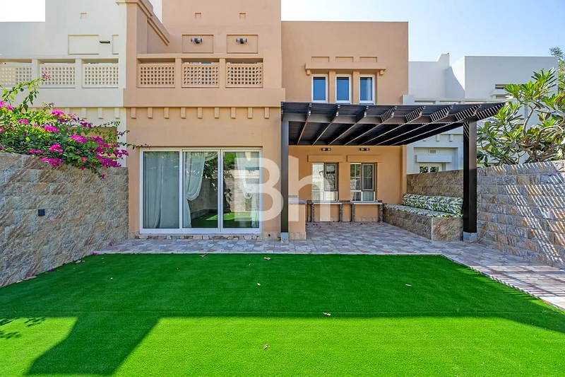Upgraded | Vacant | Opposite Pool and Park63654978734210112
