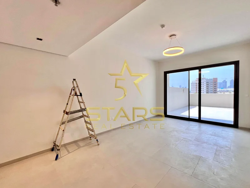 جديد بالكامل | تراس كبير | تخطيط واسع63766560036993113