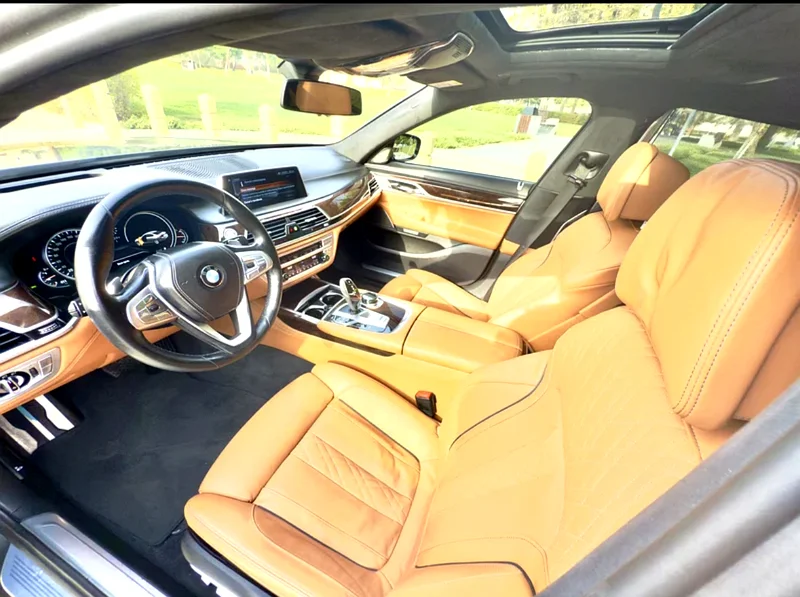 BMW 750 2018 first owner GCC63612445631107113