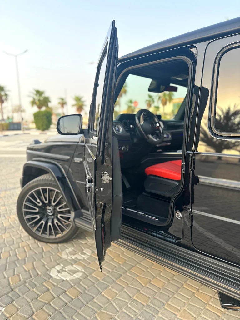 G63 AMG مع حزمة اللون الداكن المزدوجة، شاملة الضمان وعقد الخدمة63613985474945114