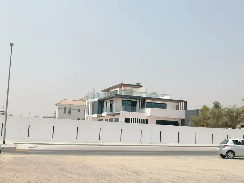 Spacious Brand-New 6-Bedroom Villa | Prime Location in Al Muhaisnah 163726113678723111
