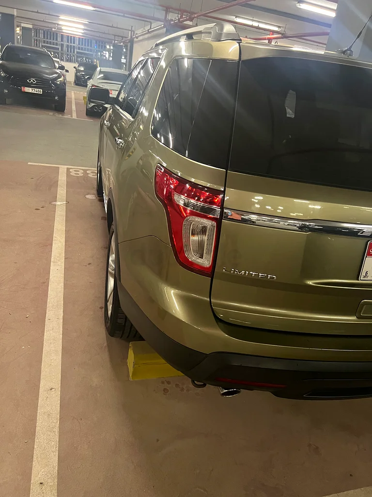 Ford explorer in excellent conditions63613463484290114