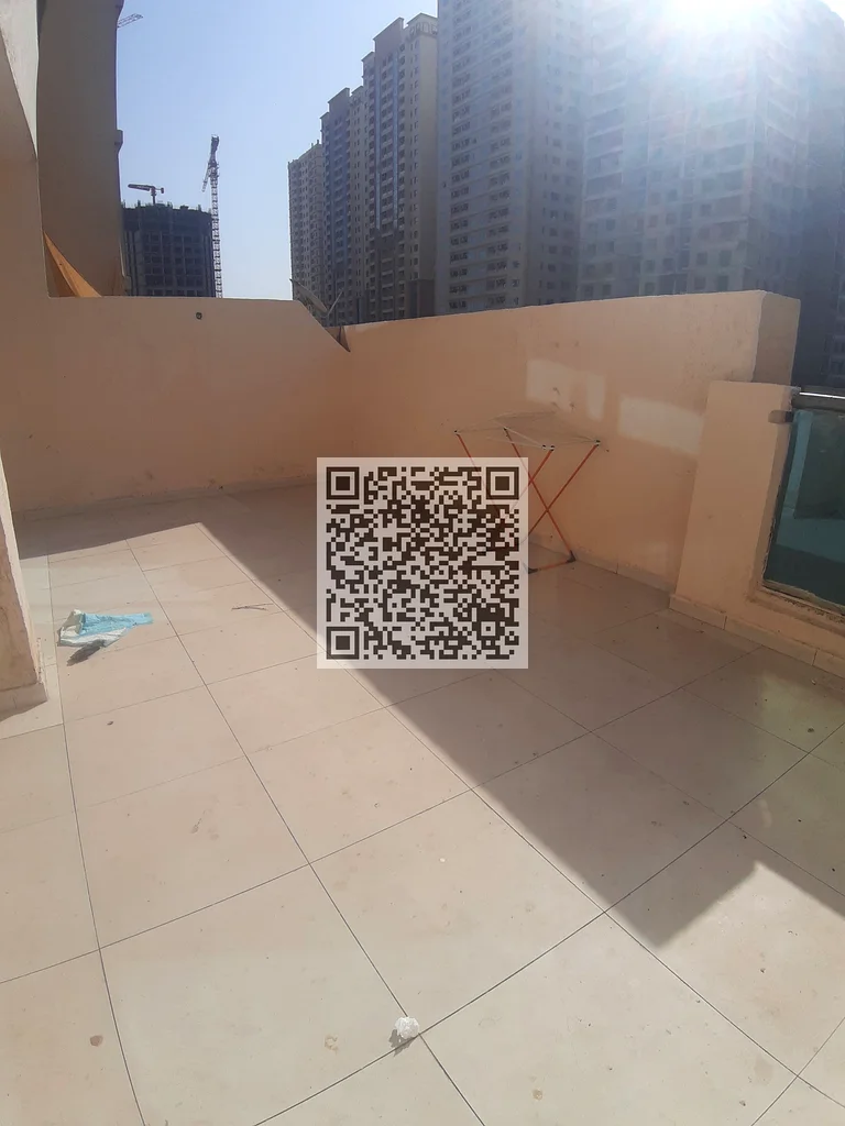 شقة من غرفتي نوم وصالة مع بوديوم أو تراس للإيجار في أبراج بارادايس ليك ب663712151678977114