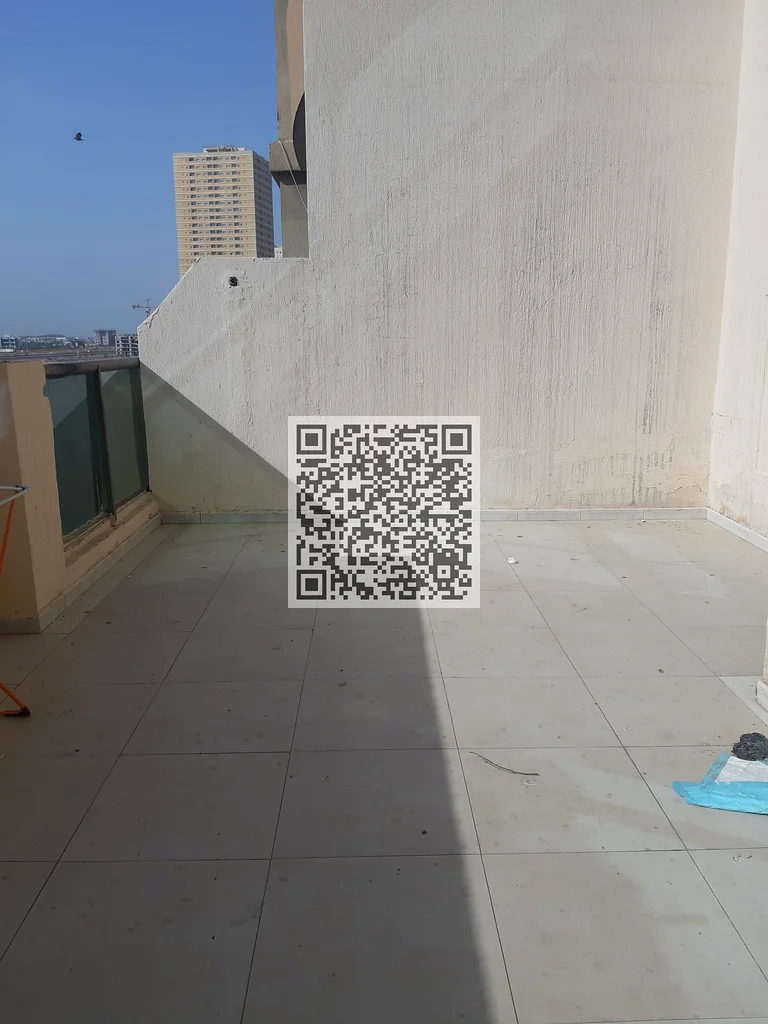 شقة من غرفتي نوم وصالة مع بوديوم أو تراس للإيجار في أبراج بارادايس ليك ب663712151678977110