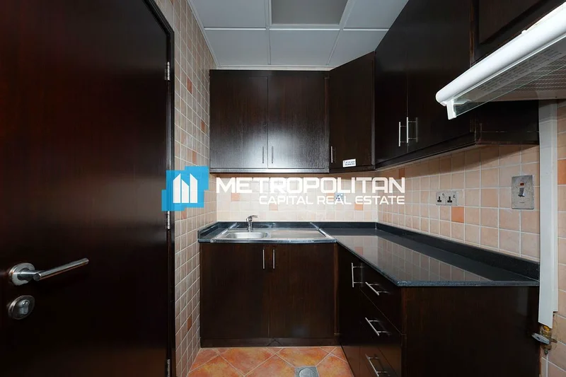 Modern 1-Bedroom | Corner Unit | Community Pool63842426763905113