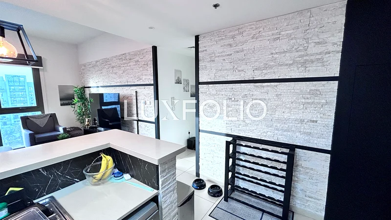 High Floor | Exclusive | Upgraded63951421494402113