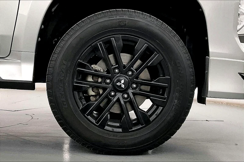 2020 Mitsubishi Montero Sport Signature  • Big Price Drop • Manufacturer warranty till 28-Feb-2025 •63612068173187114