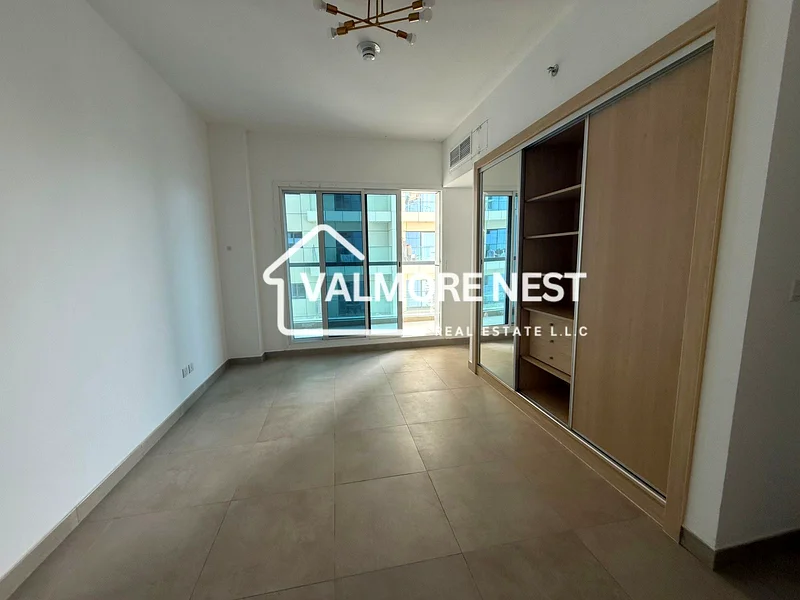 وحدة واسعة مع أجهزة مطبخ | شرفتان | مطبخ مغلق63785900965122114