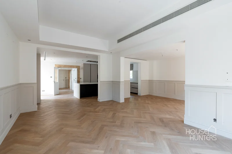 Upgraded villa | large plot | Great potential63919565652993111