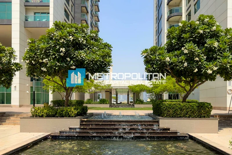 High Floor | 1 Bedroom w/ Balcony | Next To Corner63846366320769112