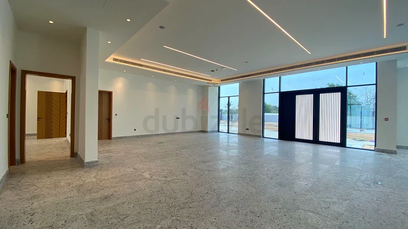 Spacious Brand-New 6-Bedroom Villa | Prime Location in Al Muhaisnah 163726113678723112