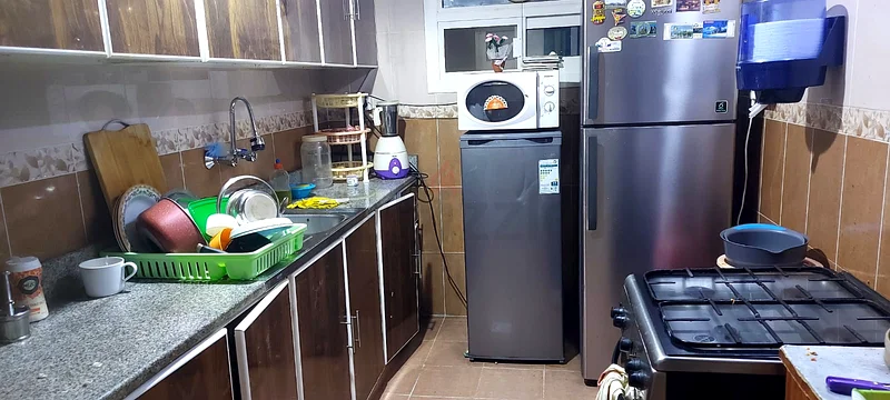 غرفة للإيجار عائلة أو عزاب في العجمي الرشيدية 163796158817794113