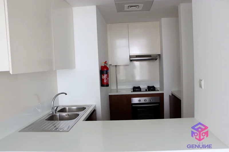 Vacant | Bright Unit | Open-Corner View63781309613058112