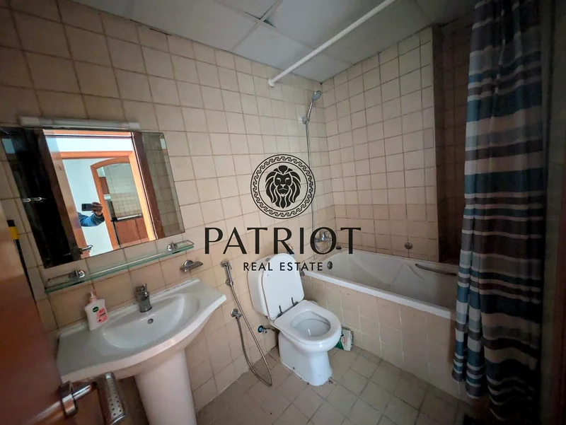 Spacious | Partial Marina View | Prime Location | Vaccant | available now63774514433155113