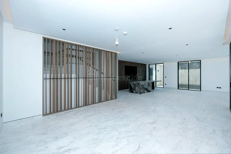 MASSIVE PLOT | BRAND NEW | VACANT63735490840194114