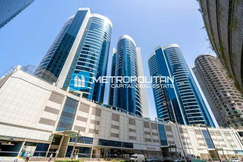 Modern 1-Bedroom | Corner Unit | Community Pool63842426763905110