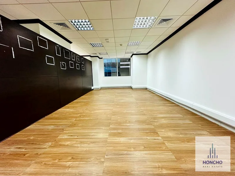 مساحة مكتبية واسعة | قريبة من محطة المترو63616960945411111