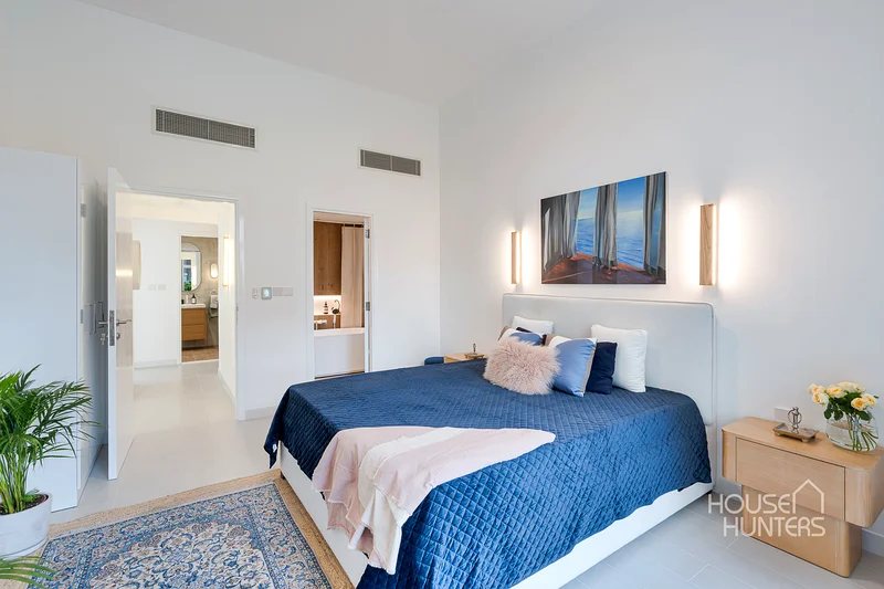 Stunning 1BR+Study | Corner Unit | Bright63982173100803113