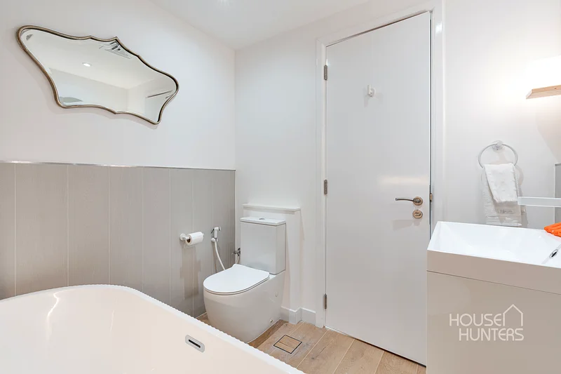 Stunning 1BR+Study | Corner Unit | Bright63982173100803114