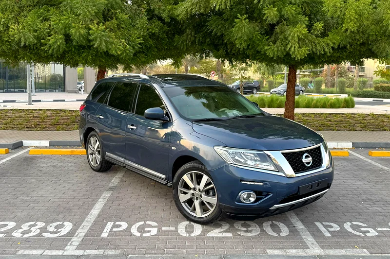 Nissan Pathfinder 2015 SV 4WD | 3.6L - 6 Cylinder | 90,000 Kms | Full Service History | GCC Spec63613131639555113
